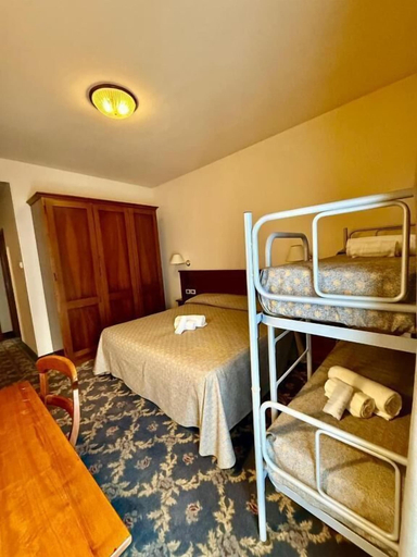 Room 4, unity bank hotel terme padova RC12, Padua