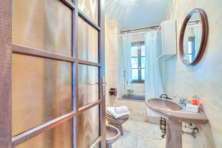 Bathroom 5, Casa Serena: Lake Orta View Porch and Garden, Novara