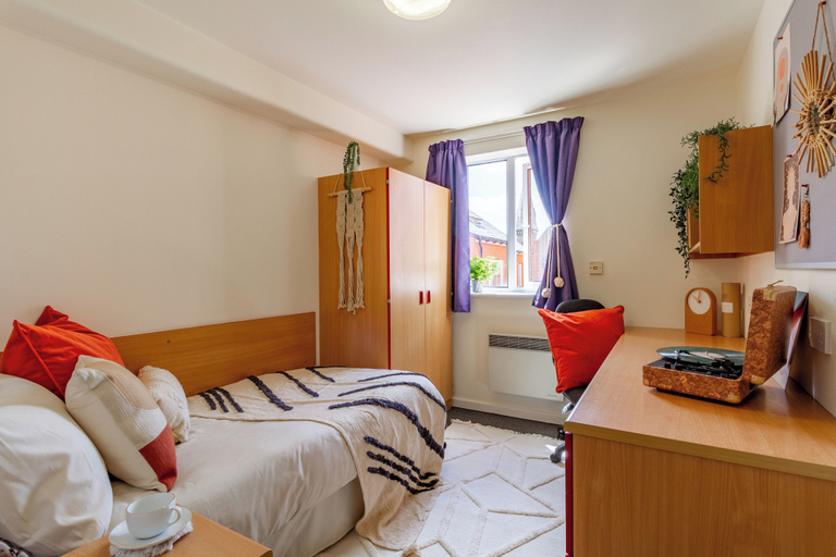 Room 4, For Students Only - Park Court in Lincoln - Campus Accommodation, Lincolnshire