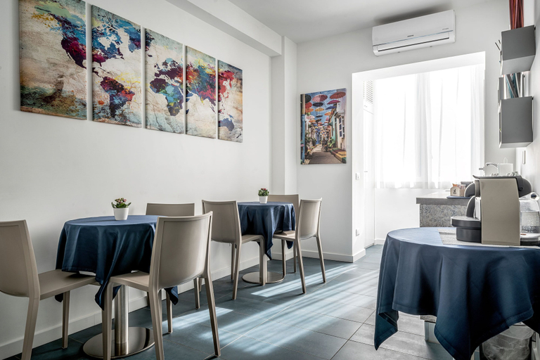Food & Drinks, Suite Blue Style, Rome