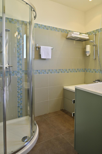 Bathroom 3, Hotel Serenada, Haute-Corse