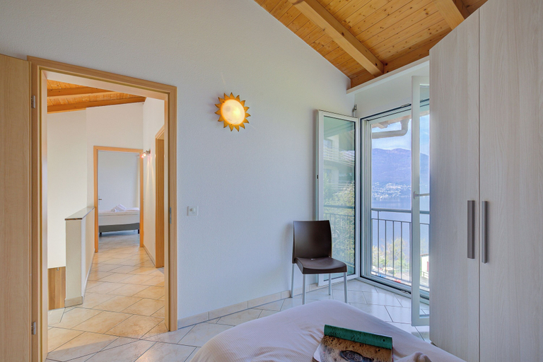 Room 5, Casa Zaira 2 3BR in Caviano Gambarogno, Locarno