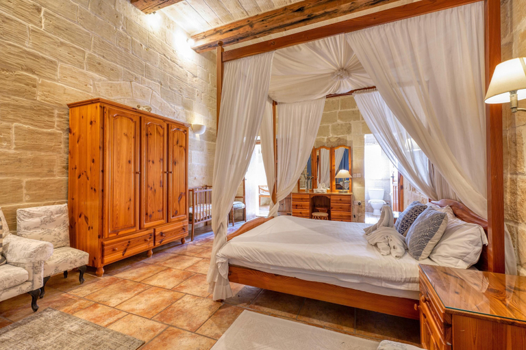 Bedroom 3, Ta'leli Pool Farmhouse in Gozo