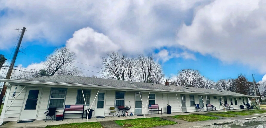 Exterior 3, Flora Motel, Clay