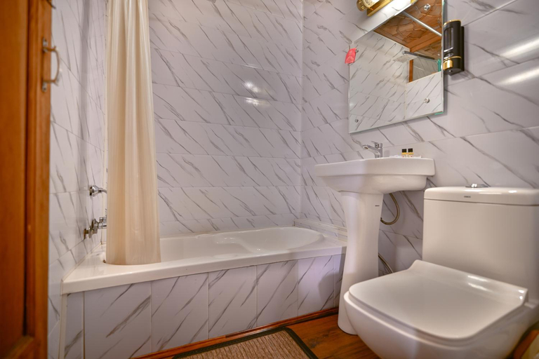 Bathroom 3, Lily Of The World Houseboat, Srinagar