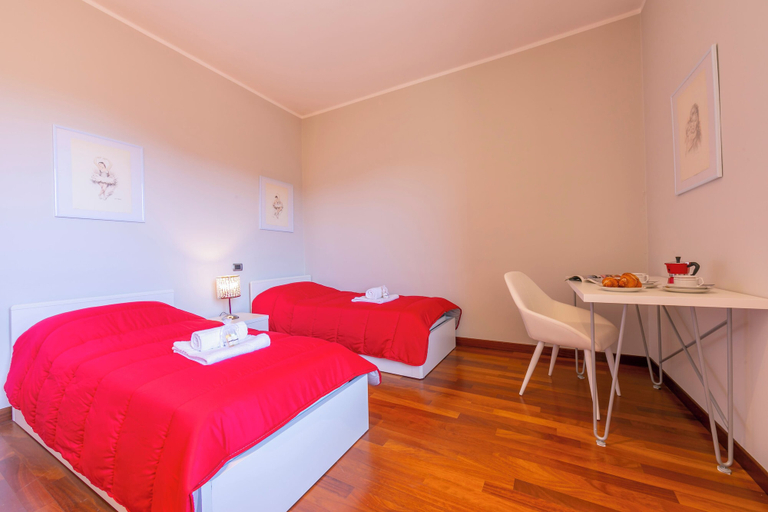 Bedroom 2, Appartamento Il Golfo: Lake View in Laveno-mombello, Varese