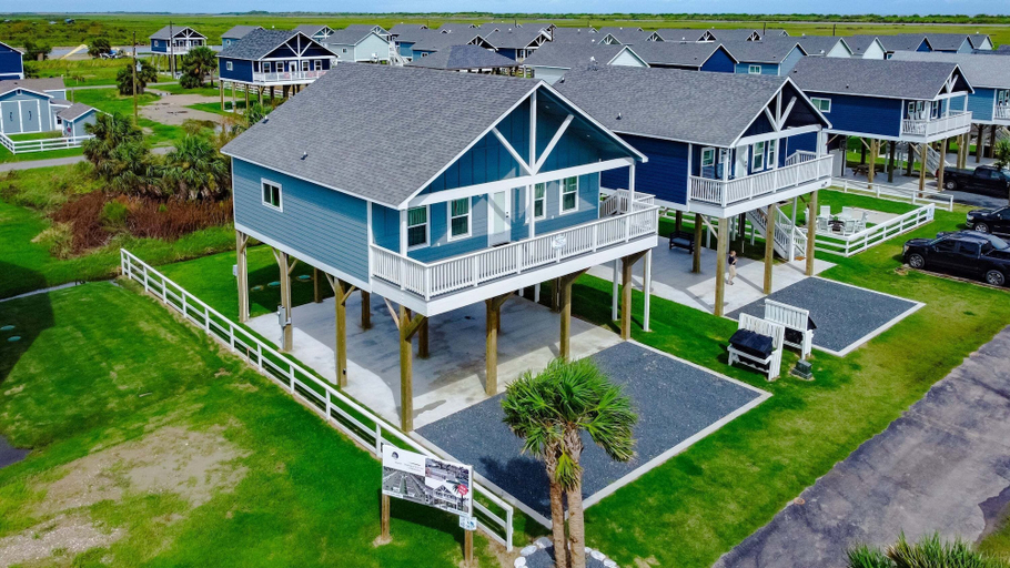 Exterior 3, Seaside Escape 3 Bedroom Home, Galveston