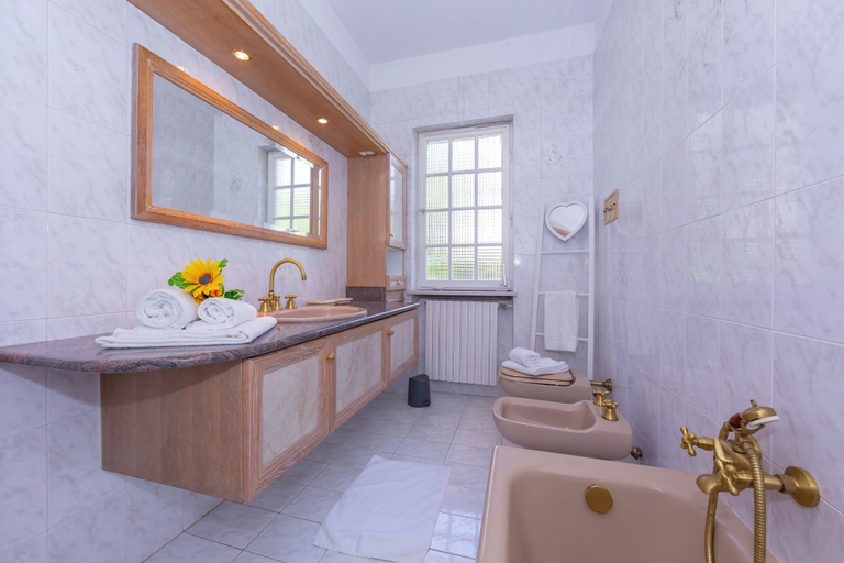 Bathroom 3, Villa Martine Au Bord Du Lac, Varese