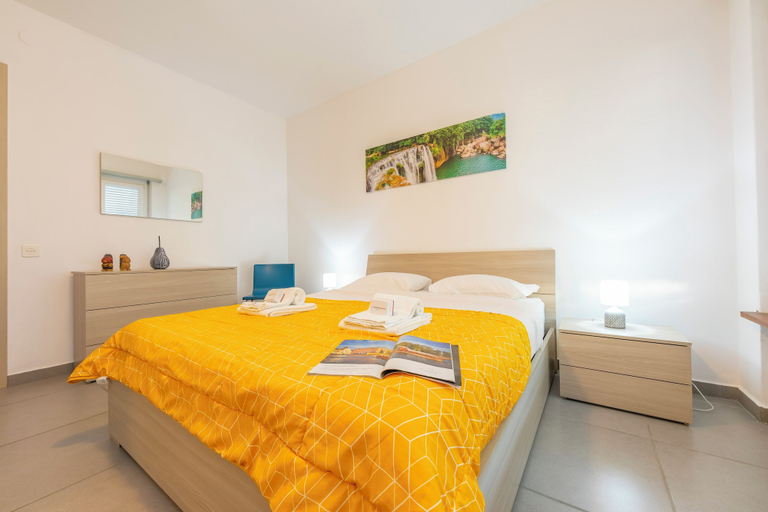 Room 2, City Apartment With Balcony and Parking, Lugano