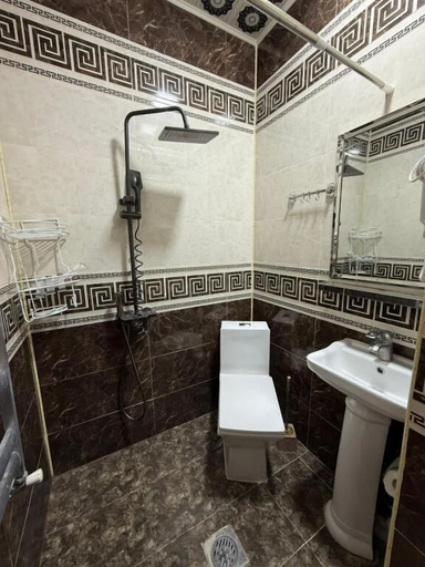 Bathroom 5, Delfin Hotel & Restorant & Spa, Gəncə