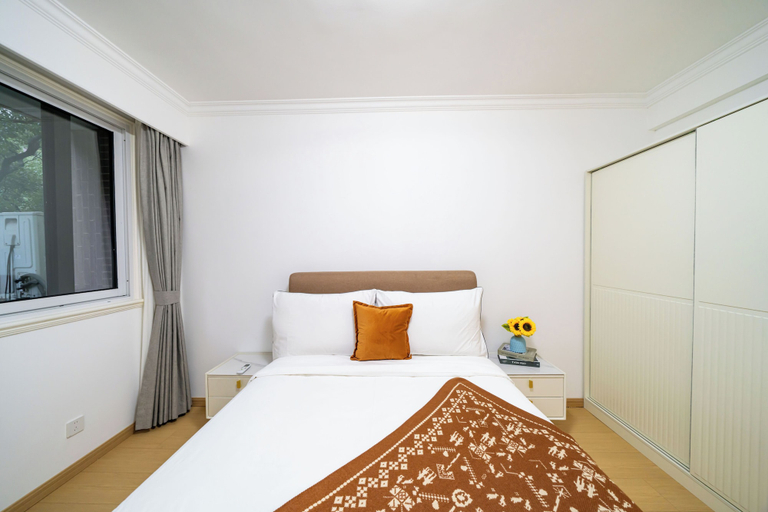 Room 2, Tyms High Serviced Residence Gubei International, Shanghai