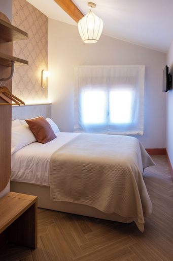 Room 5, Apartamentos 4Duques, Cáceres