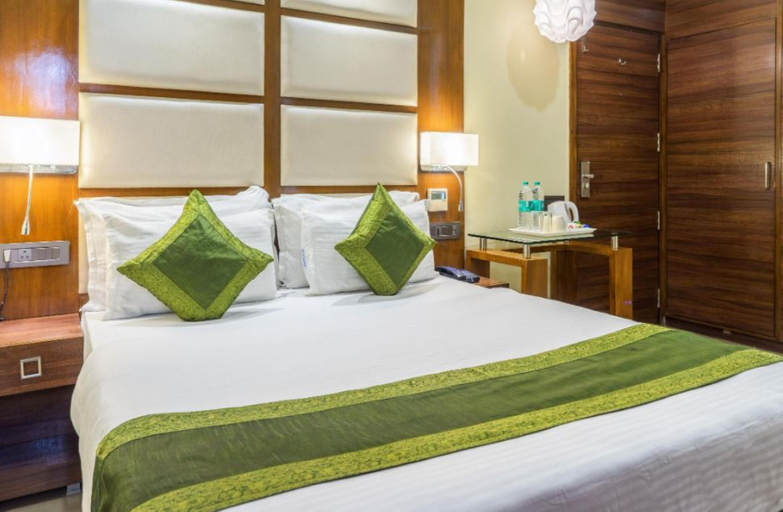 Bedroom 3, Goroomgo Super inn Armoise Ahmedabad, Ahmadabad