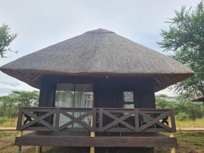 Exterior 3, Chobe Lesoma Chalets Hotel, Chobe