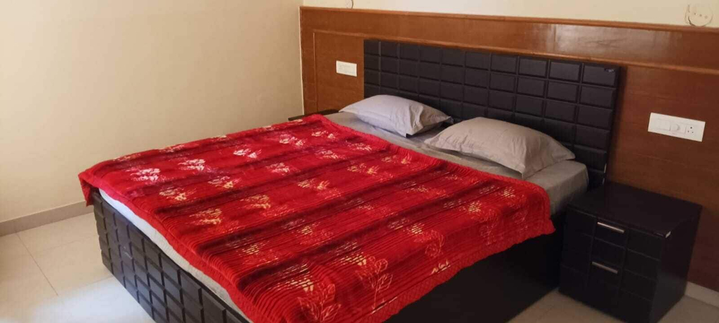 Room 5, Hotel Som Kunj Circuit House, Kangra