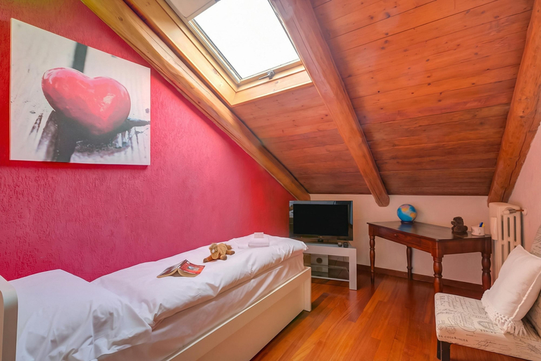 Room 2, La Torre In The Center Of Town, Torino