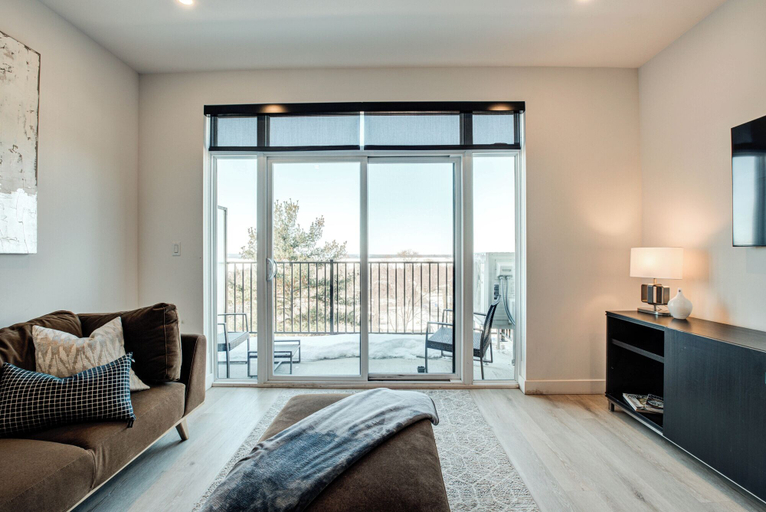 Living area 5, Belmont Properties Short-Term Rentals, Communauté-Urbaine-de-l'Outaouais