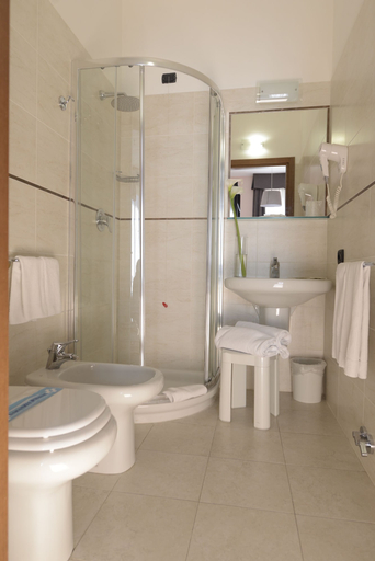 Bathroom 4, Hotel Florence Milano, Milano
