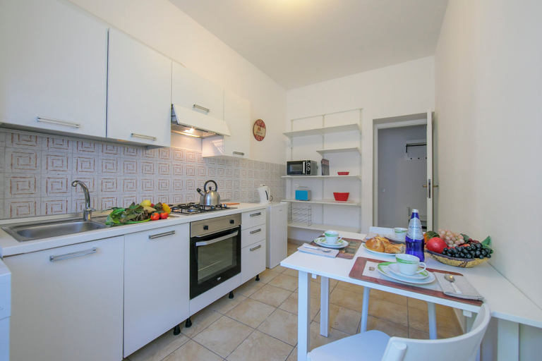 Others 5, Casa Al Caprifoglio 600 Mt From Beach, Varese