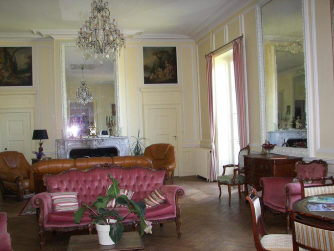 Others 5, Chateau de piolant, Vienne