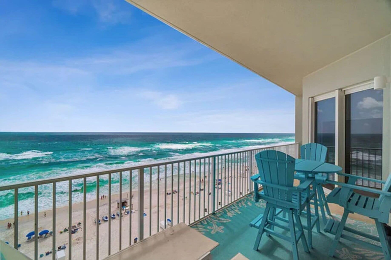 Property grounds, Marisol by Book That Condo, Bay