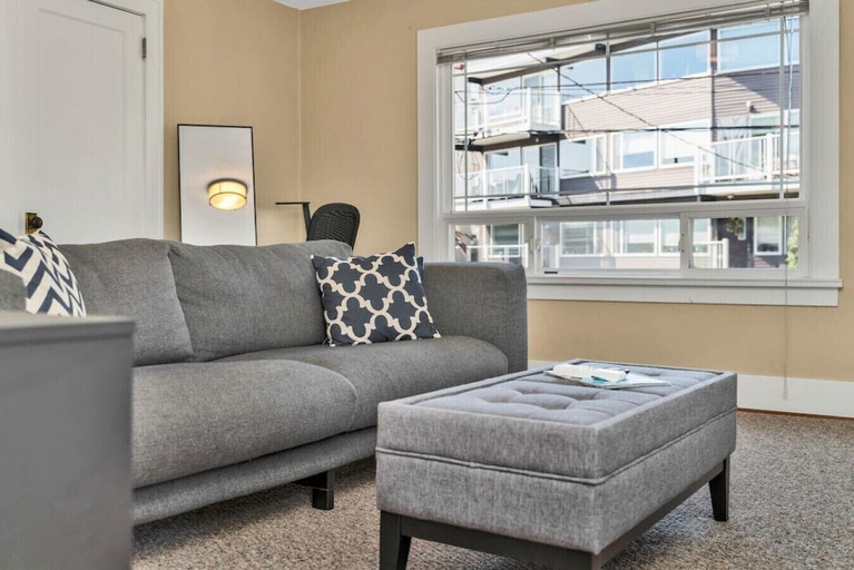 Interior 5, Vintage Westlake Gem in Outstanding Location!, Seattle