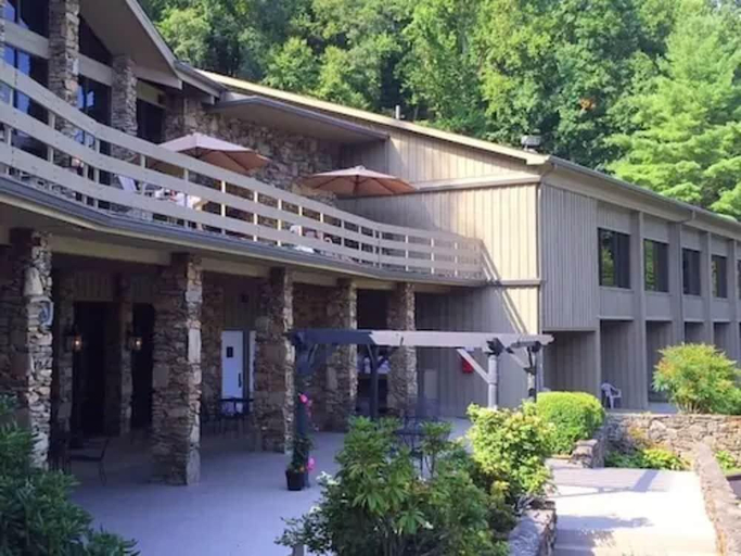 Exterior & Views 1, Fontana Village Resort, Graham