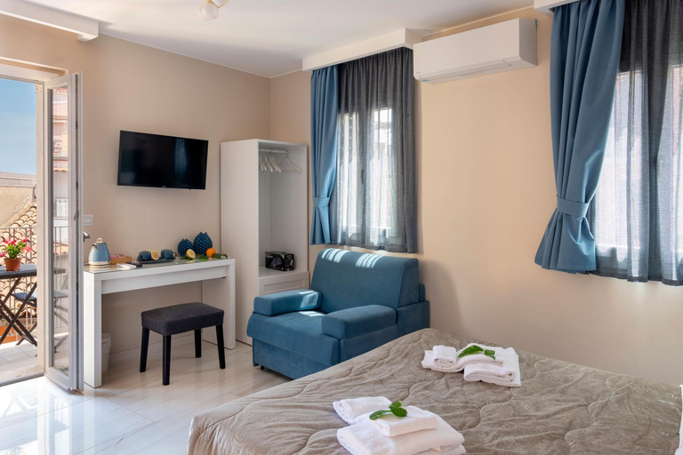 Bedroom 2, EPONIMI ROOMs, Messina