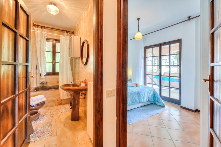 Room 3, Casa Serena: Lake Orta View Porch and Garden, Novara