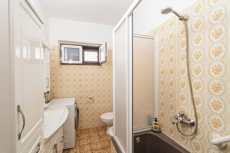 Bathroom 3, Seafront Haven Darka Beach & Garden
