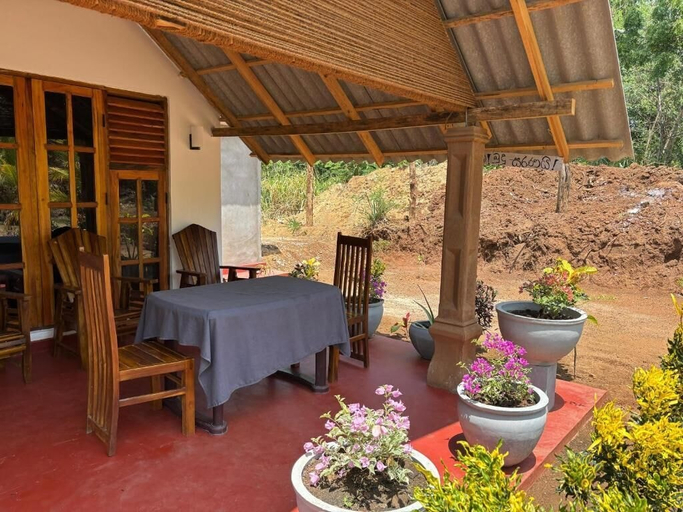 Outdoor dining 4, Jungle Eco Lodge & Safari, Dambulla