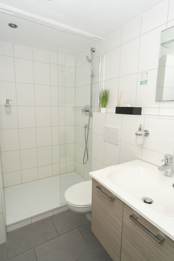 Bathroom 5, Hotel Garni BURG WALDENSTEIN, Rems-Murr-Kreis