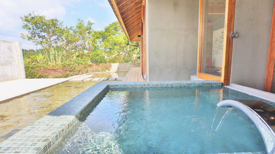 Sport & Beauty 2, Kawaseminosu (Mukaka Villa), Nago