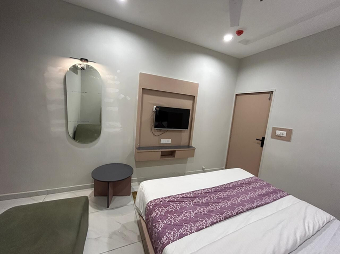 Room 3, Hotel Prime Elite, Ahmadabad