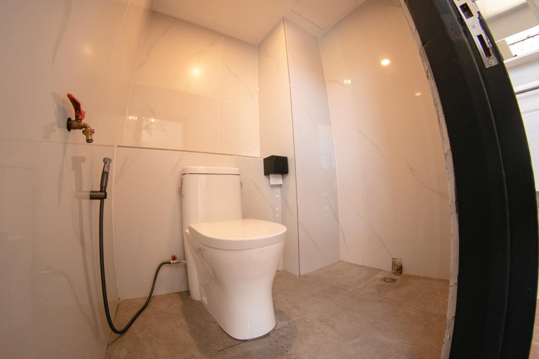 Bathroom 4, Concrete Jungle Cabin, Kota Kinabalu