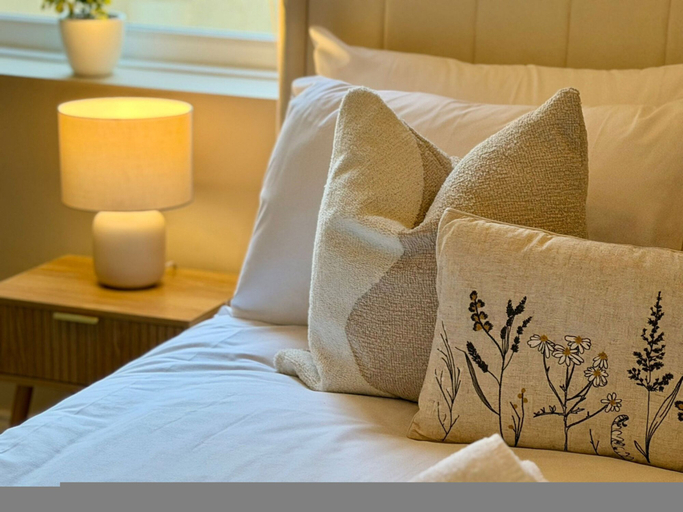 Room 3, South Shields 3BR House Sleeps 6 Great for Group Stays, North Tyneside