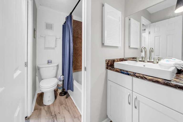 Bathroom 4, The Summit 818, Bay
