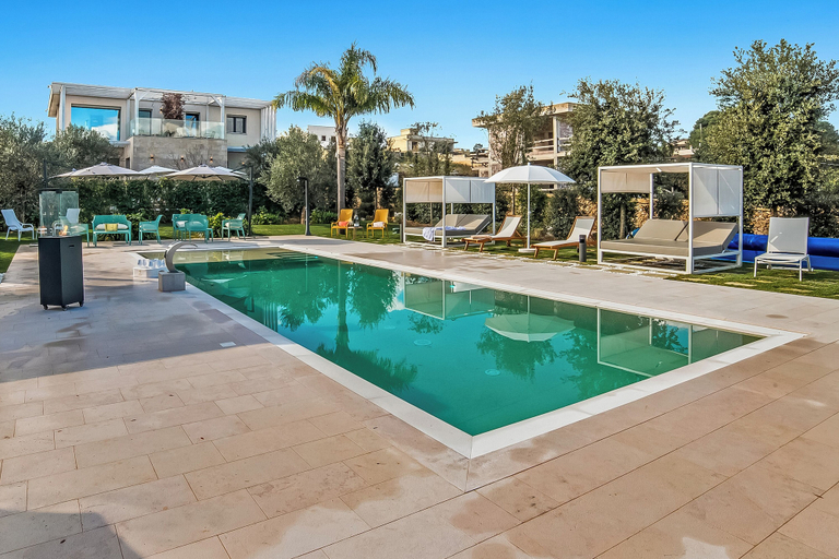 Pool 5, 7br Luxury Villa - Pool, Garden & Parking, Lecce