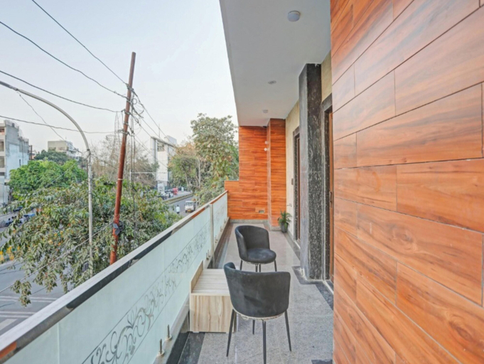 Property grounds, Quadis Central, Gautam Buddha Nagar