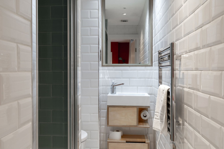 Bathroom 2, Kensington Stay, London