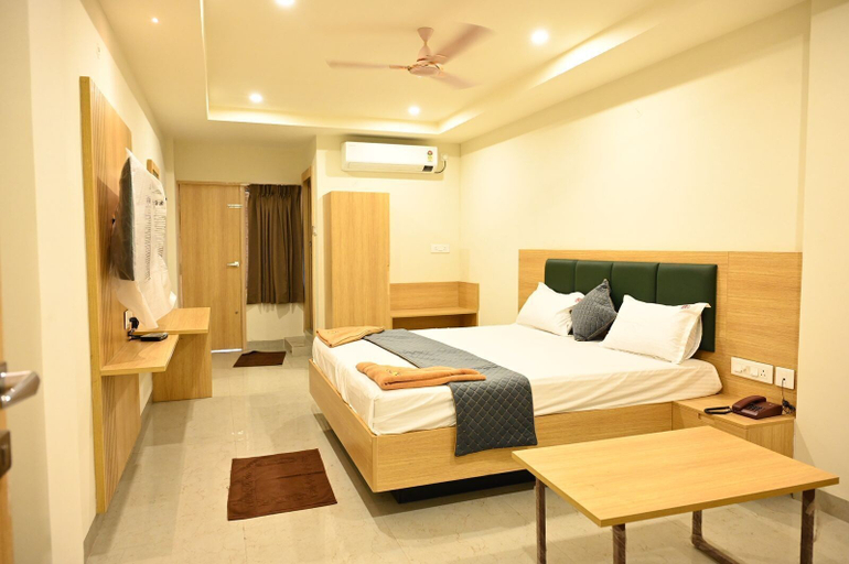 Room 4, HOTEL SREE KANYA INN, Visakhapatnam
