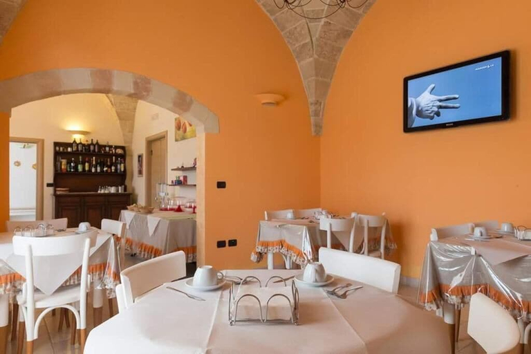 Dining 2, Villa Arneide - Apulian B&B, Lecce
