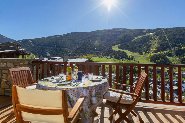 Outdoor dining 5, Andorra Stunning Views Apartment