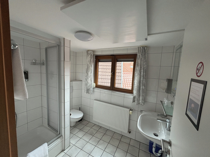 Bathroom 5, Hotel Sonne, Rhein-Neckar-Kreis