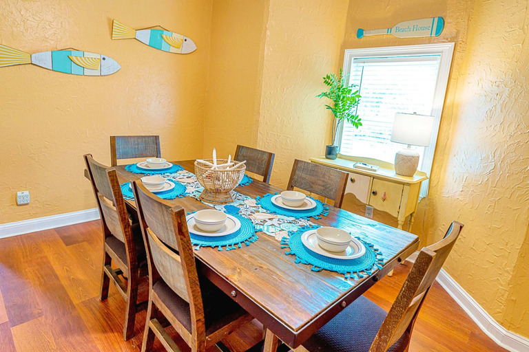 Dining 4, Surf & Strand Unit A for 5, Galveston