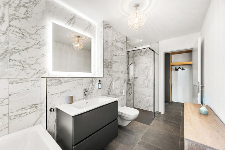 Bathroom 3, Hine Adon Avenches, Broye-Vully