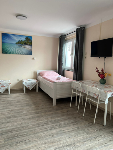 Bedroom 3, Pension Highway Löhne, Herford