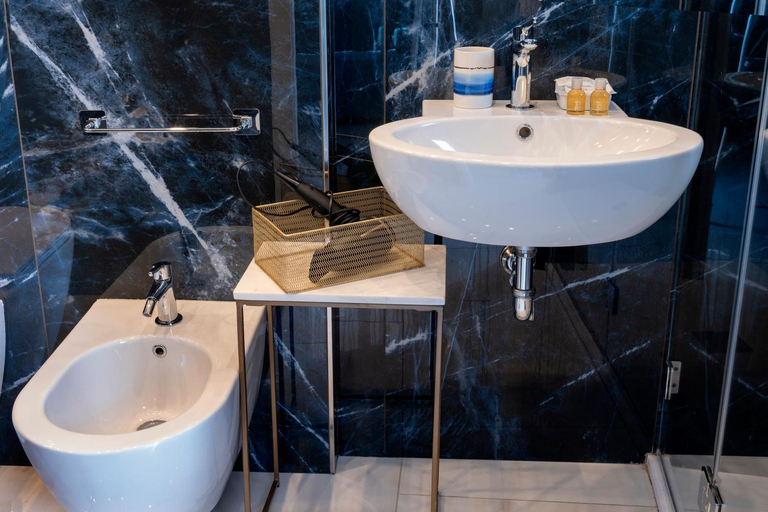 Bathroom 3, EPONIMI ROOMs, Messina