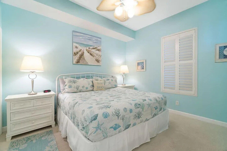 Room 5, Marisol by Book That Condo, Bay