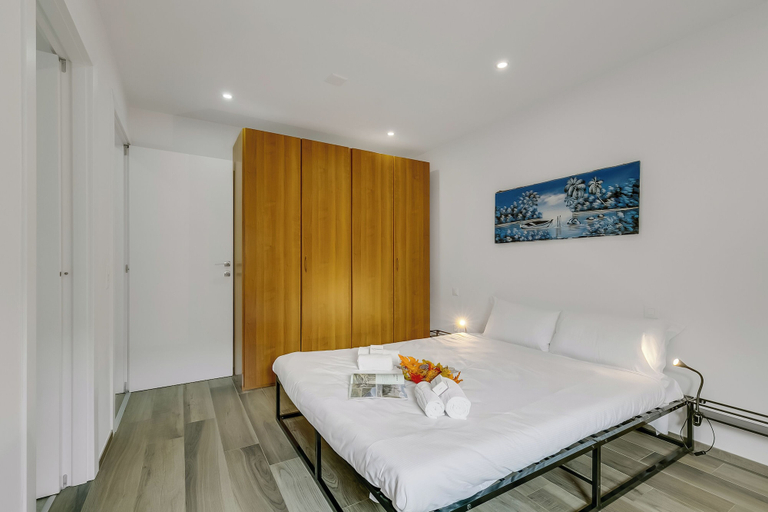 Room 2, La Rotonda Villa with Pool and Jacuzzi, Lugano